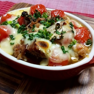 おつまみレシピ♪サバの味噌煮缶とトマトのチーズ焼き